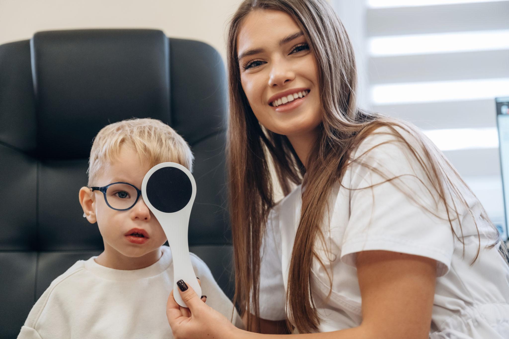 Почему ухудшается зрение у детей